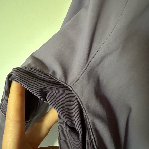 Arc’teryx women’s top size S - Picture 4 of 6